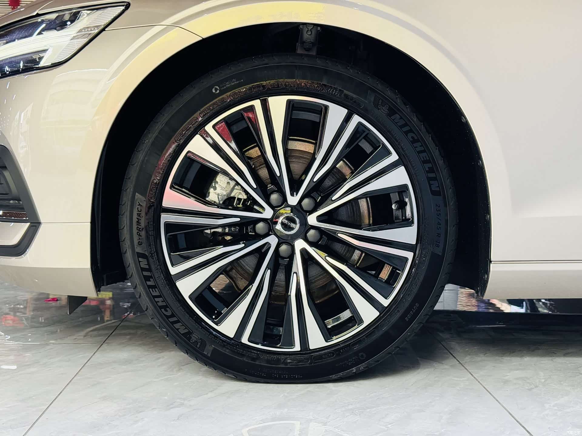 Volvo S60, 2023 8