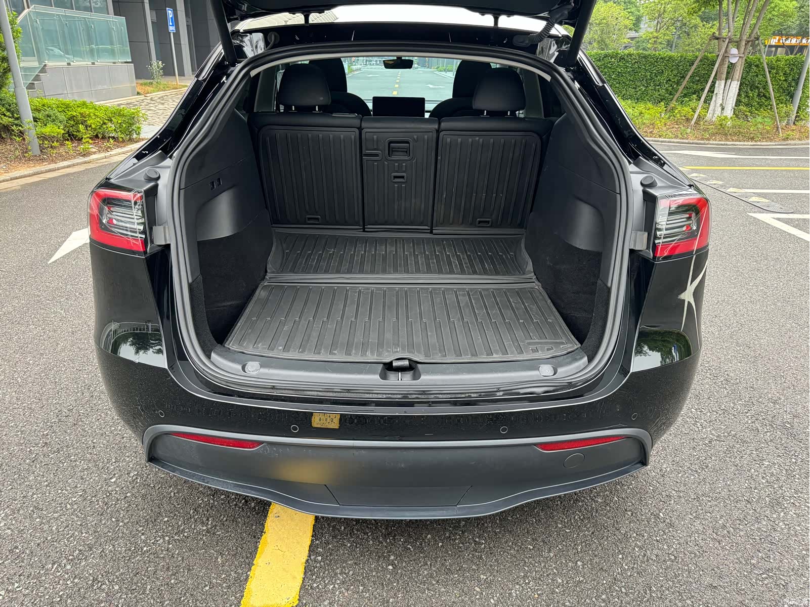 Tesla Model Y, 2023 14