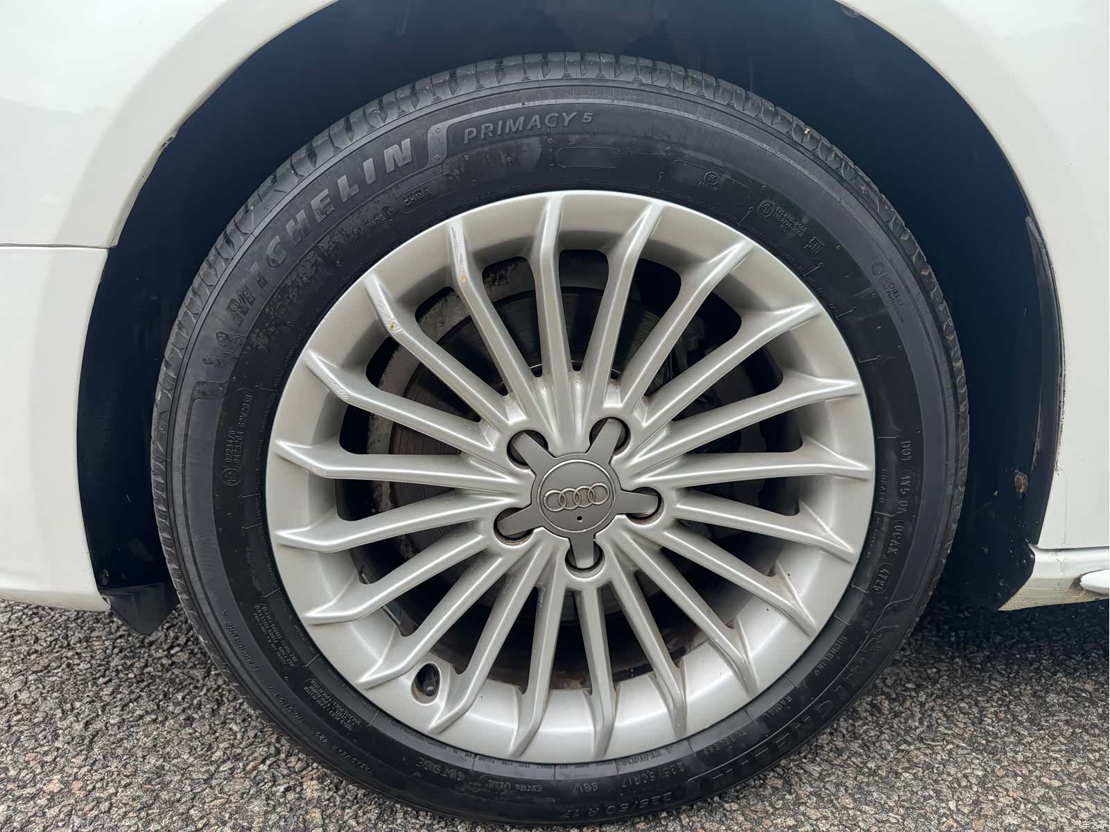 Audi A4L, 2013 24