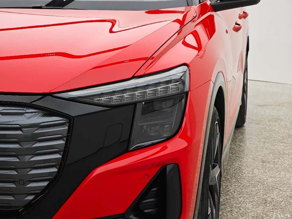 Audi Q5 e-tron, 2024 6