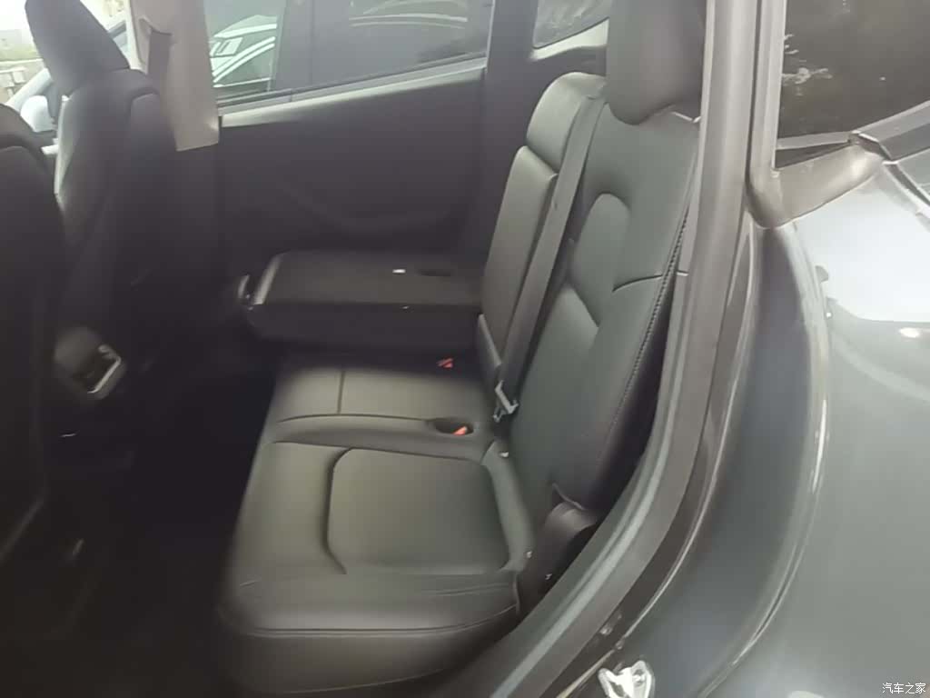 Tesla Model Y, 2022 17