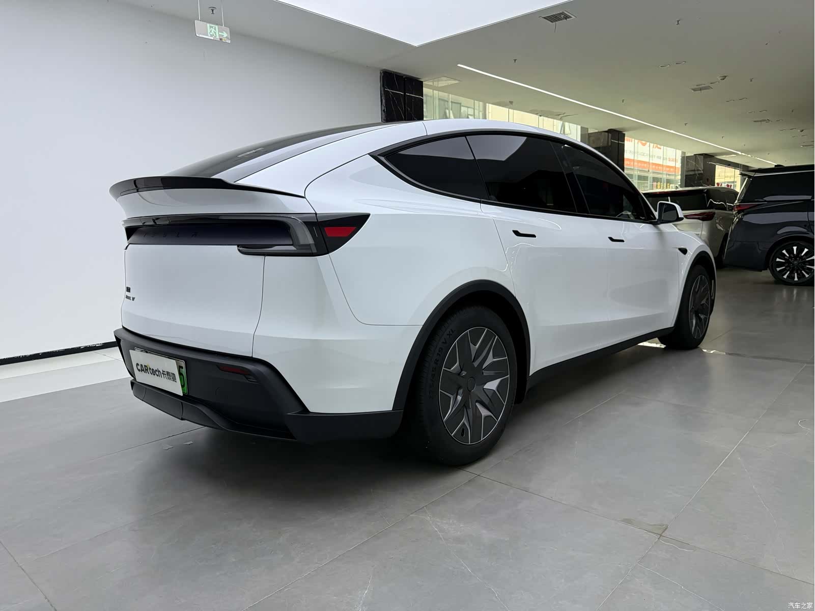 Tesla Model Y, 2026 16