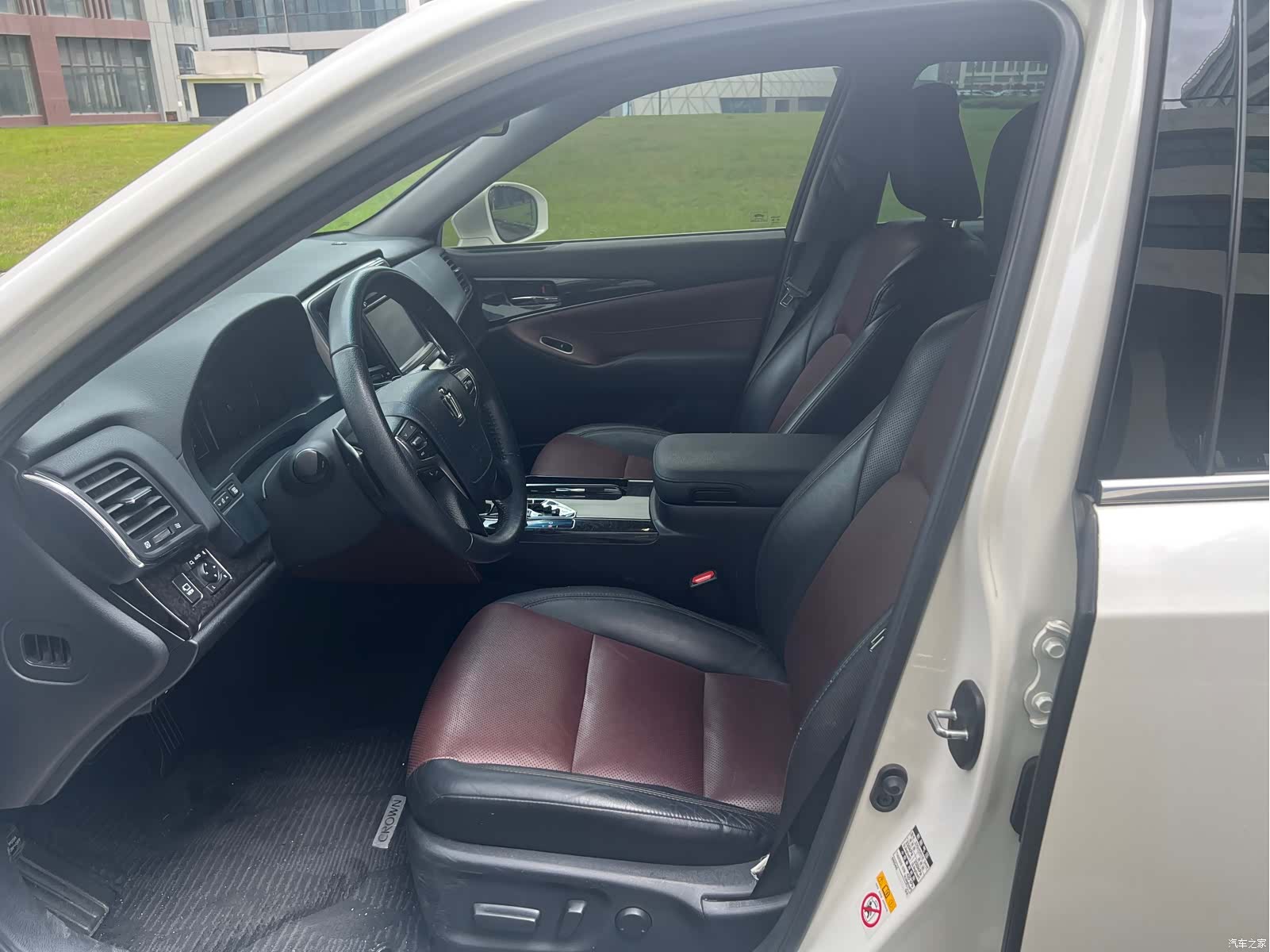 Toyota Crown, 2019 8