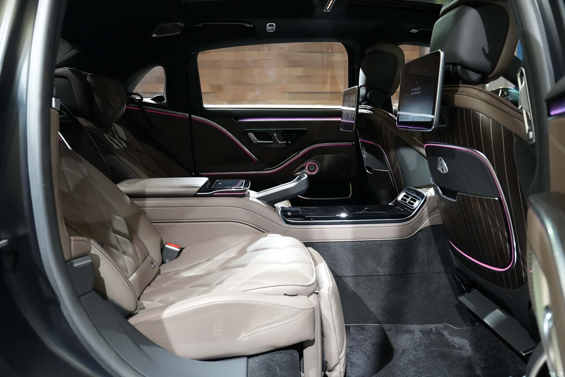 Maybach S-Class, 2023 24