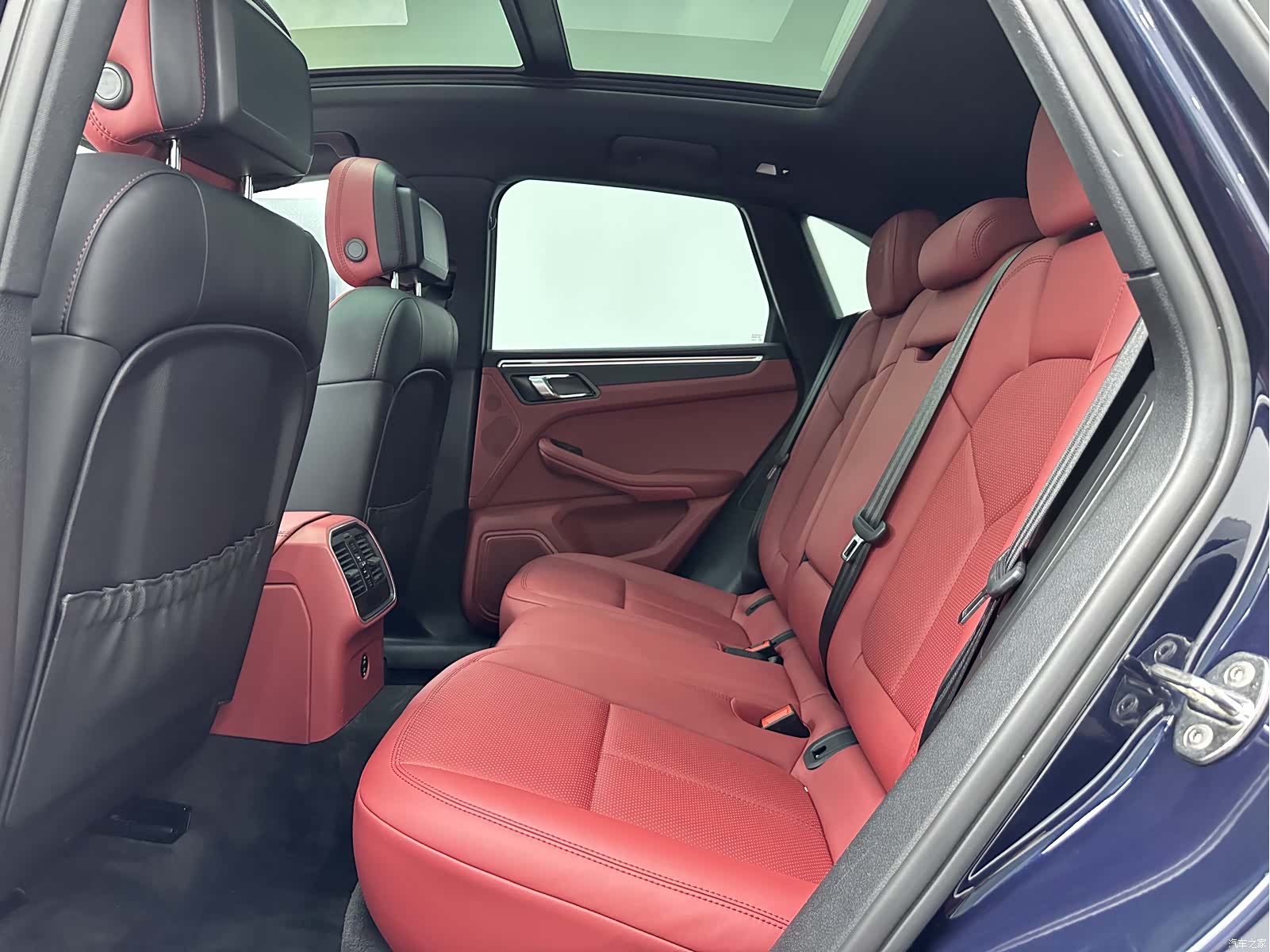 Porsche Macan, 2021 10
