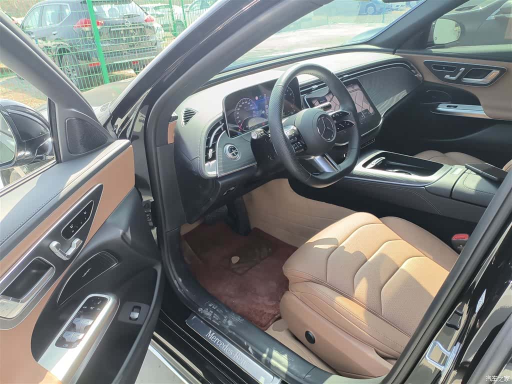 Mercedes-Benz E-Class, 2024 16