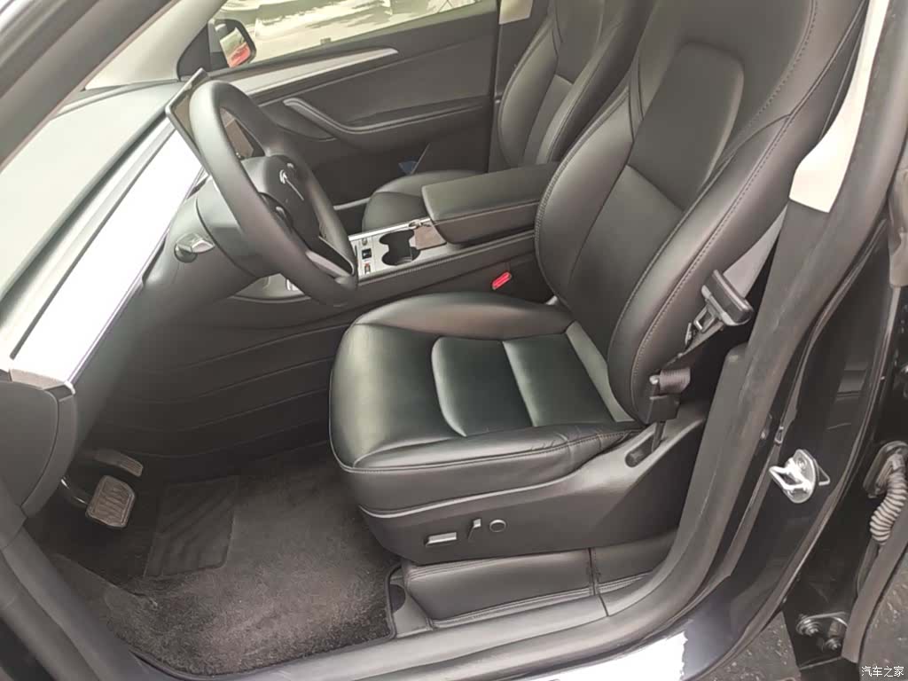 Tesla Model Y, 2024 15