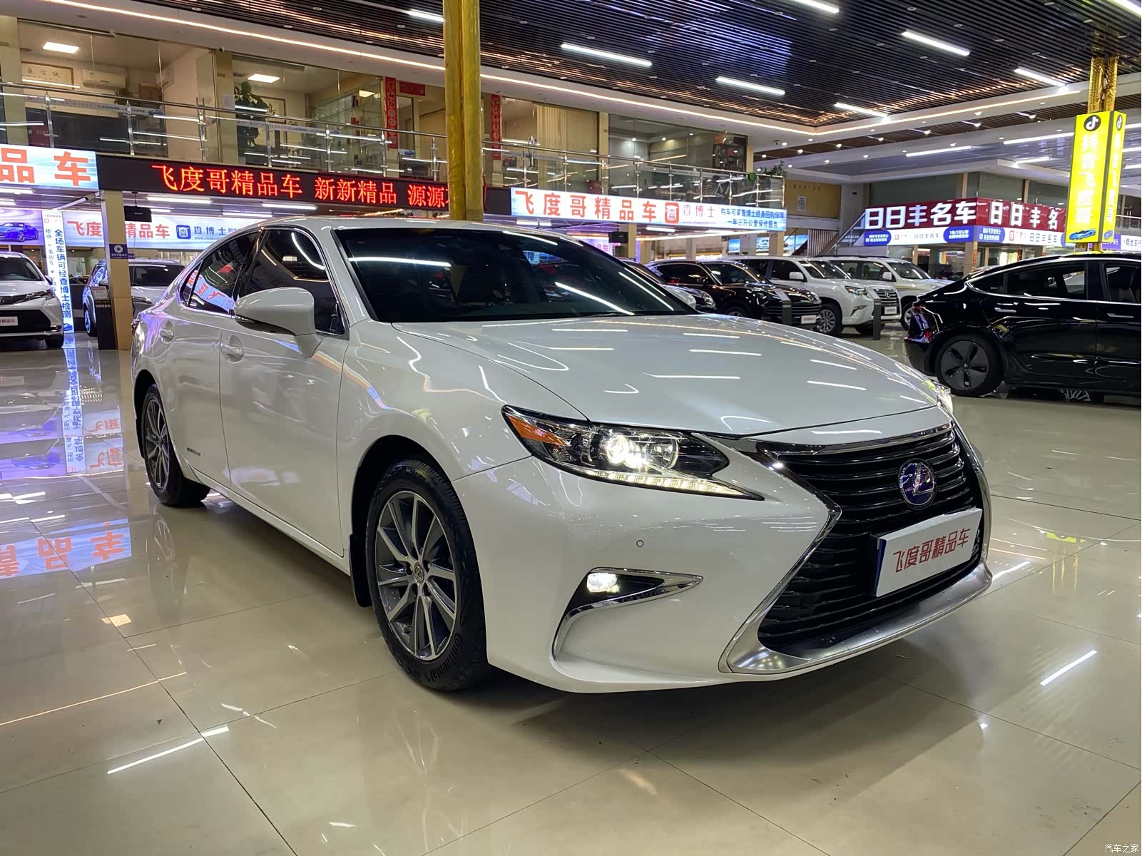 Lexus ES, 2017 3