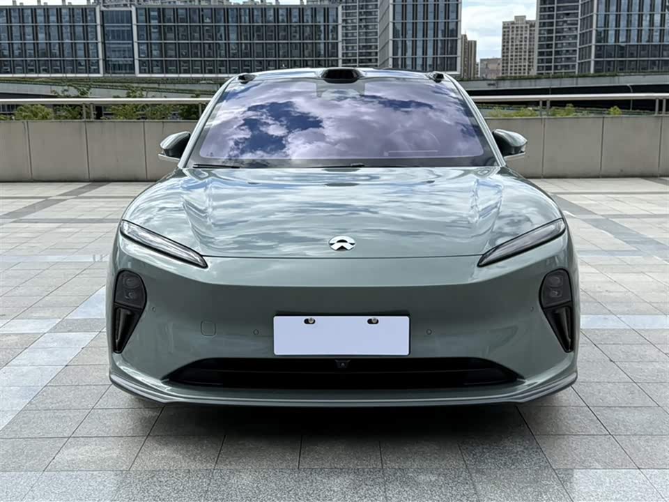 NIO ET5
