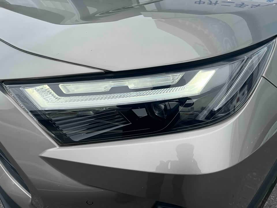 Toyota RAV4 Rongfang