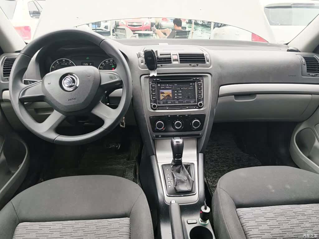 Skoda Octavia, 2015 10