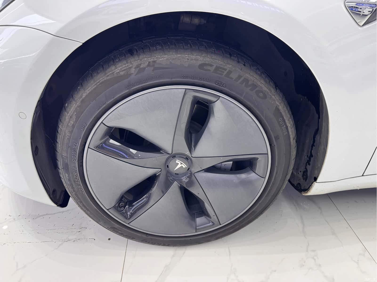 Tesla Model 3, 2019 11