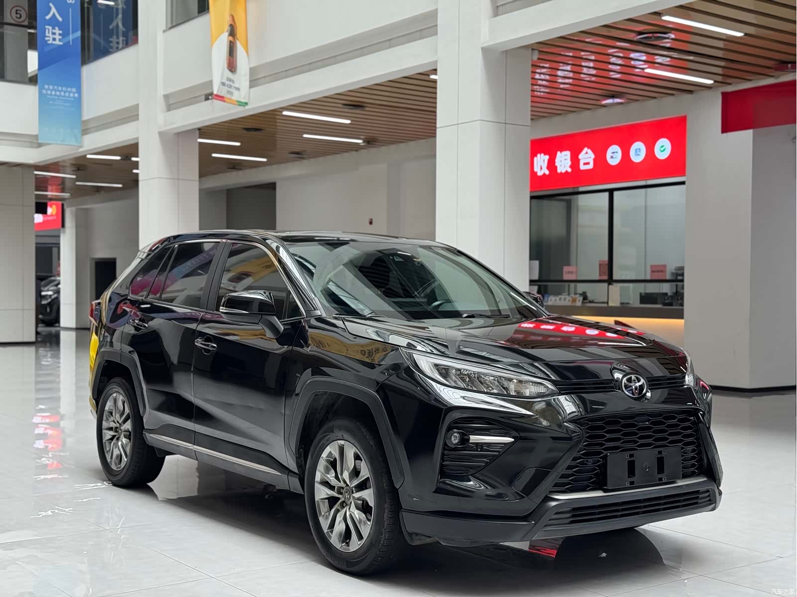 Toyota Wildlander, 2021 3
