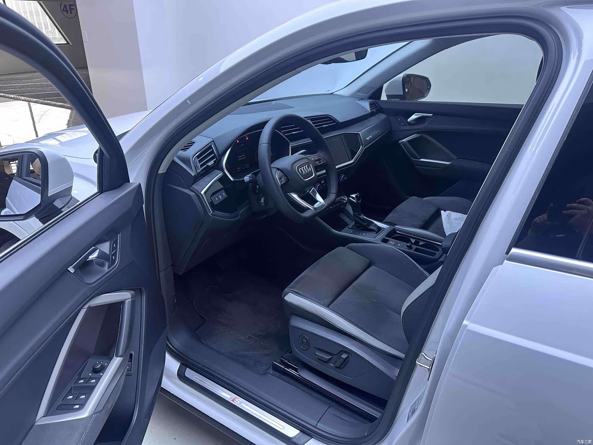 Audi Q3, 2023 7
