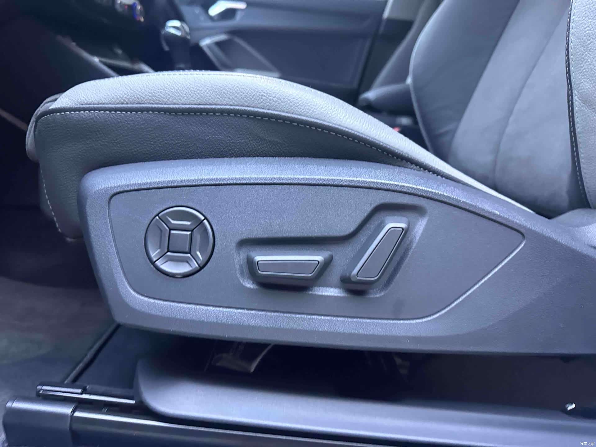 Audi Q3, 2023 19