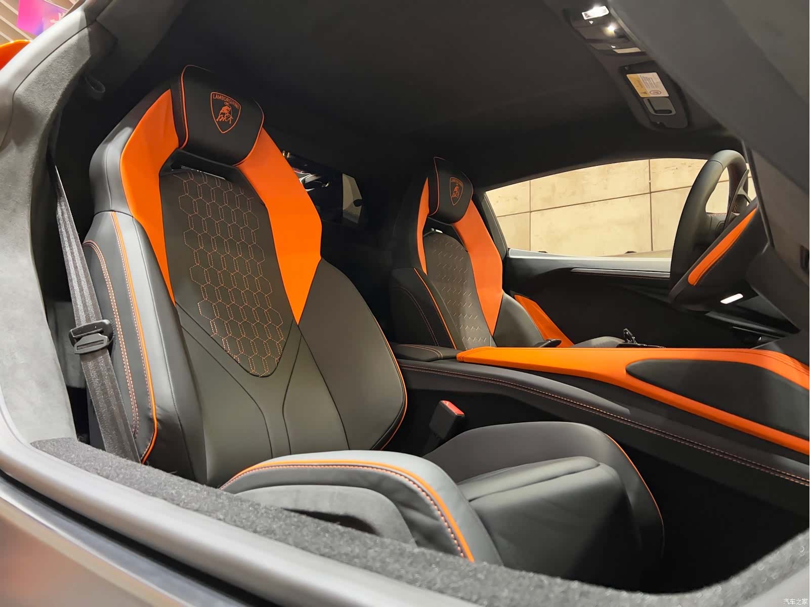 Lamborghini Revuelto, 2025 19
