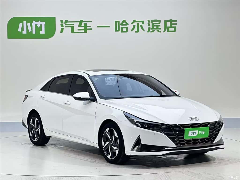 Hyundai Elantra, 2023 2