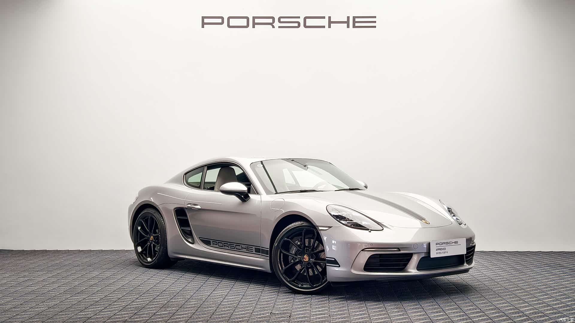 Porsche Cayman, 2025 3