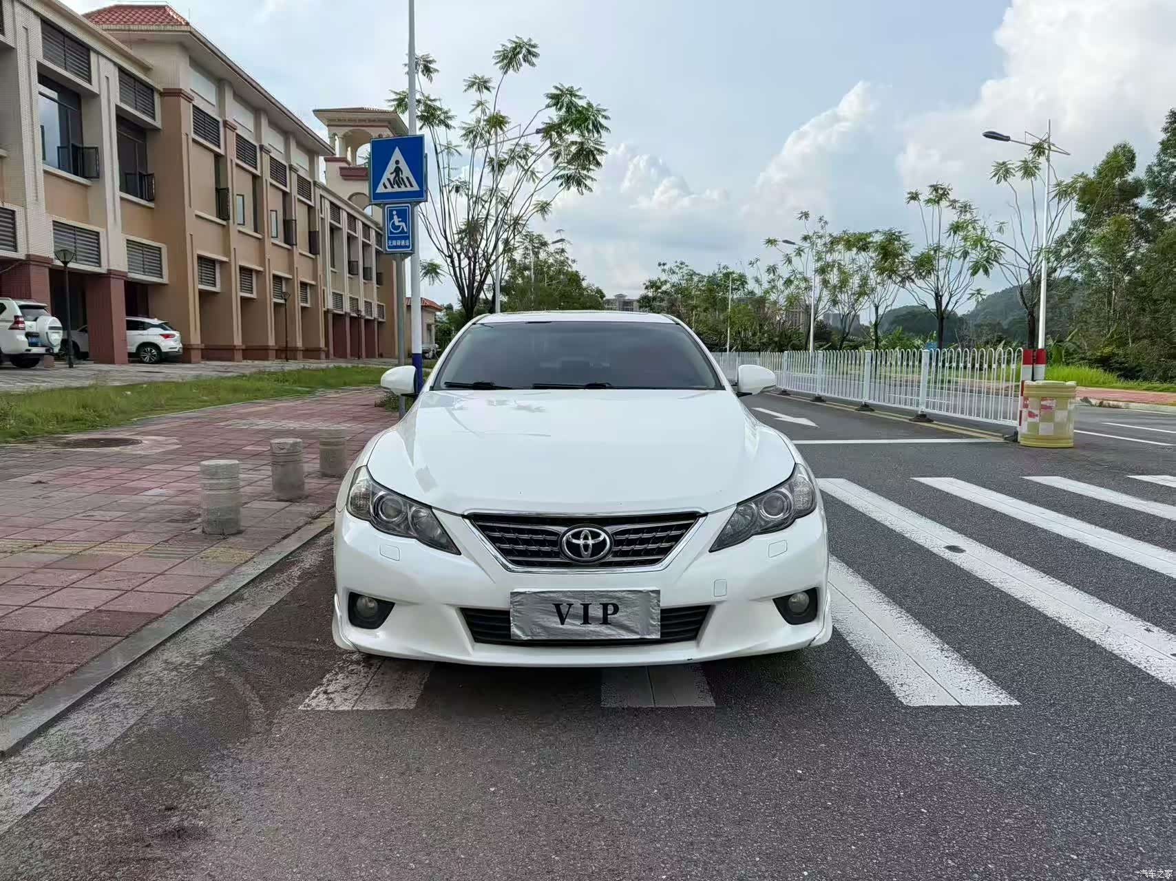 Toyota 2.5V, 2013 2