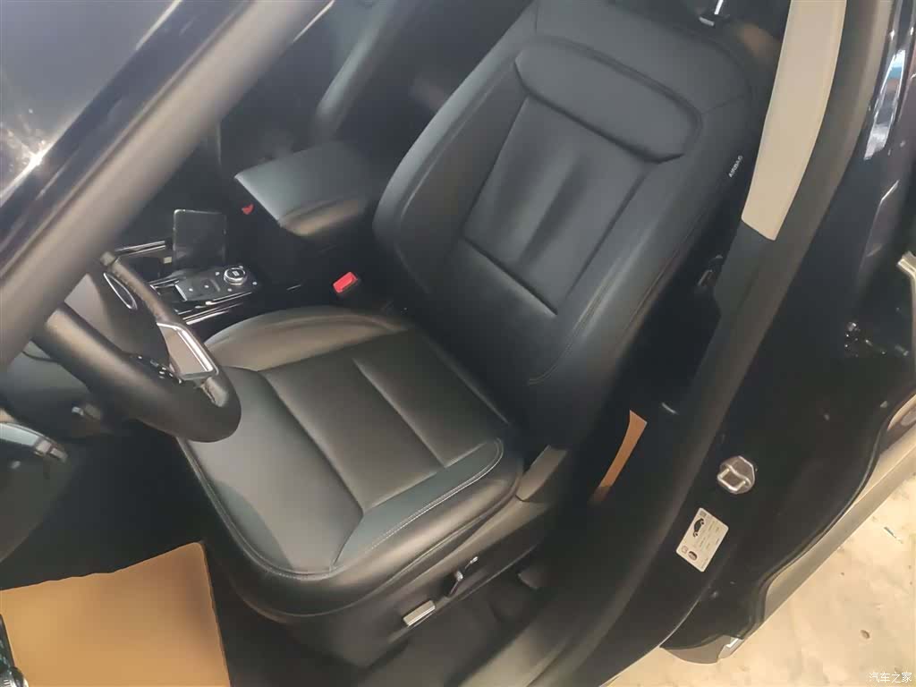 Ford Explorer, 2021 11