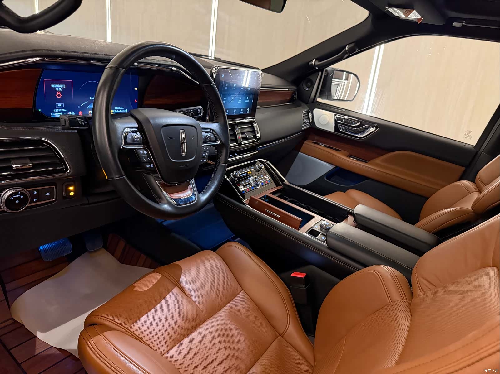 Lincoln Navigator, 2021 все фото
