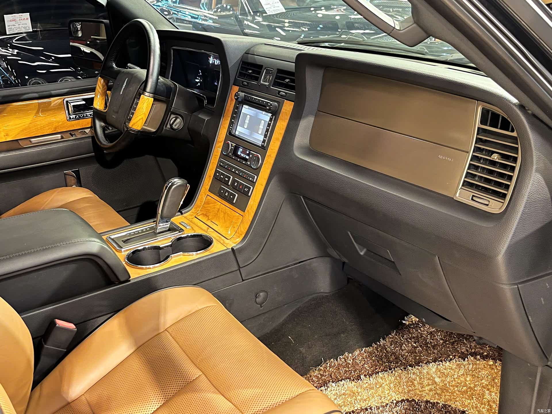 Lincoln Navigator, 2016 14