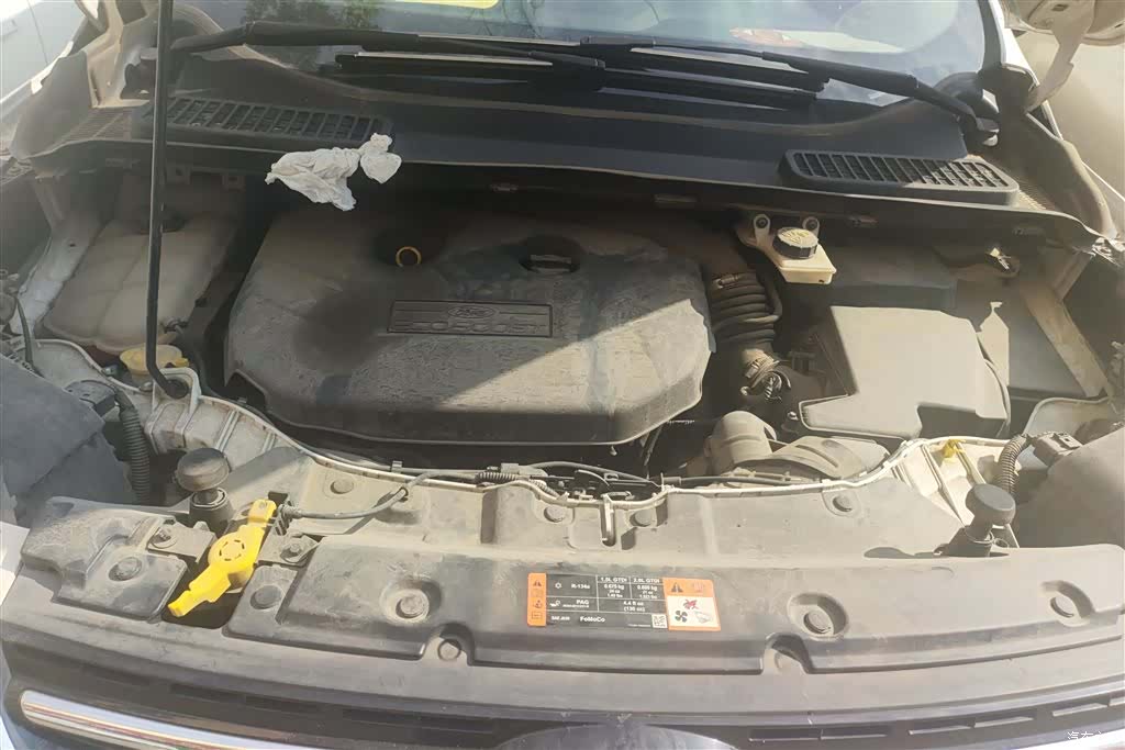 Ford Kuga, 2015 10
