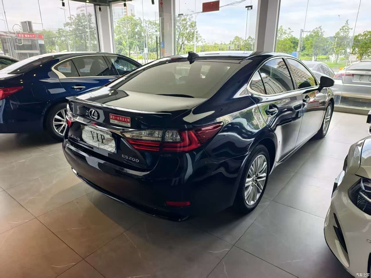 Lexus ES, 2017 8