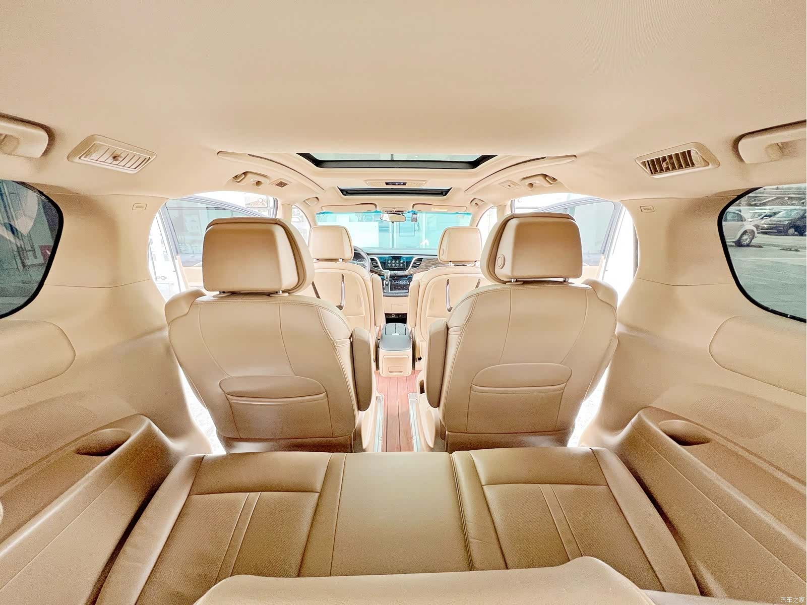 Buick GL8, 2018 17