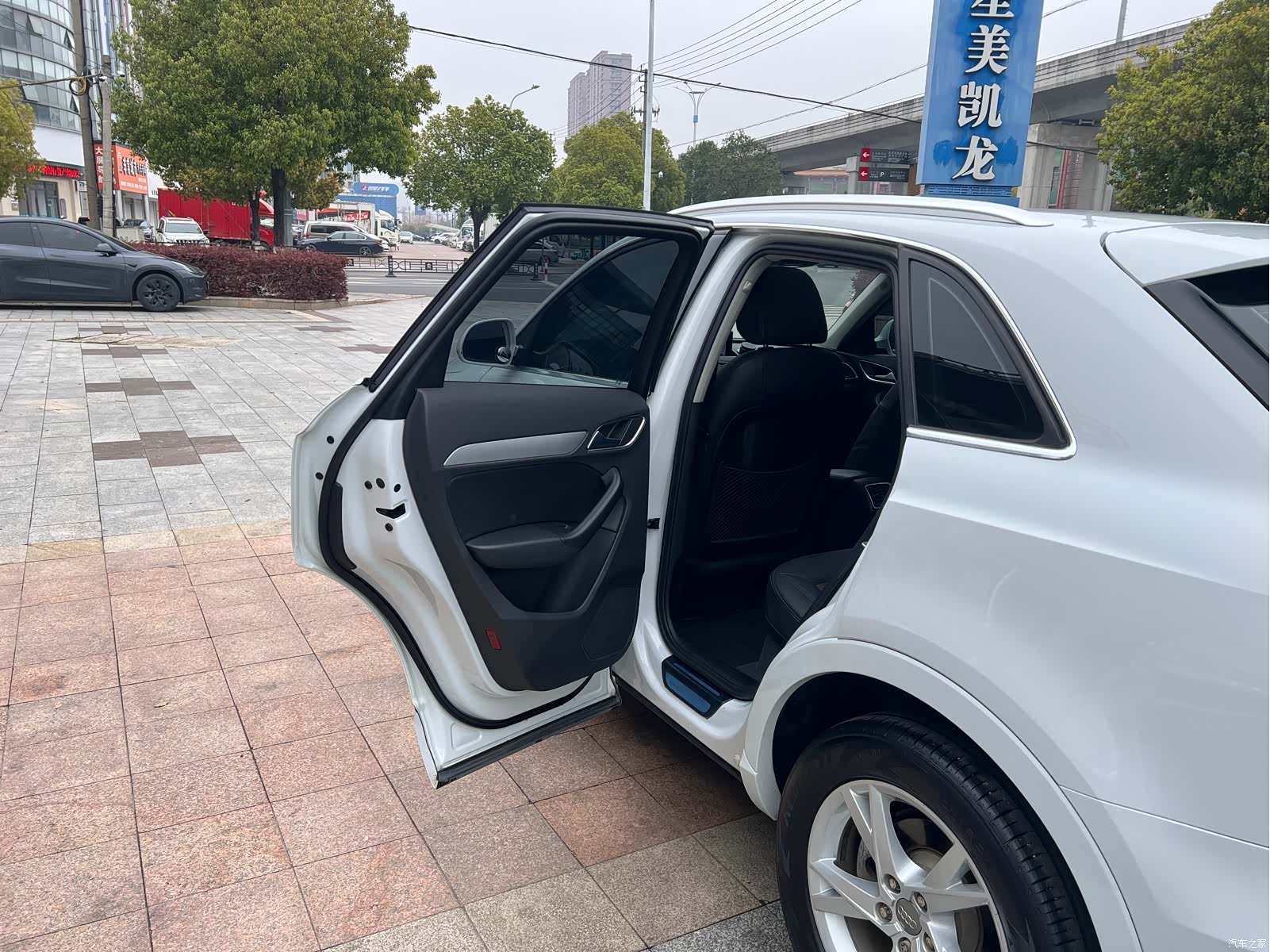 Audi Q3, 2018 11