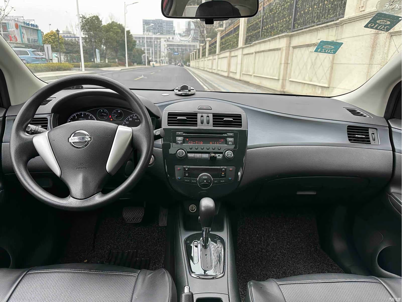 Nissan Tiida, 2015 8