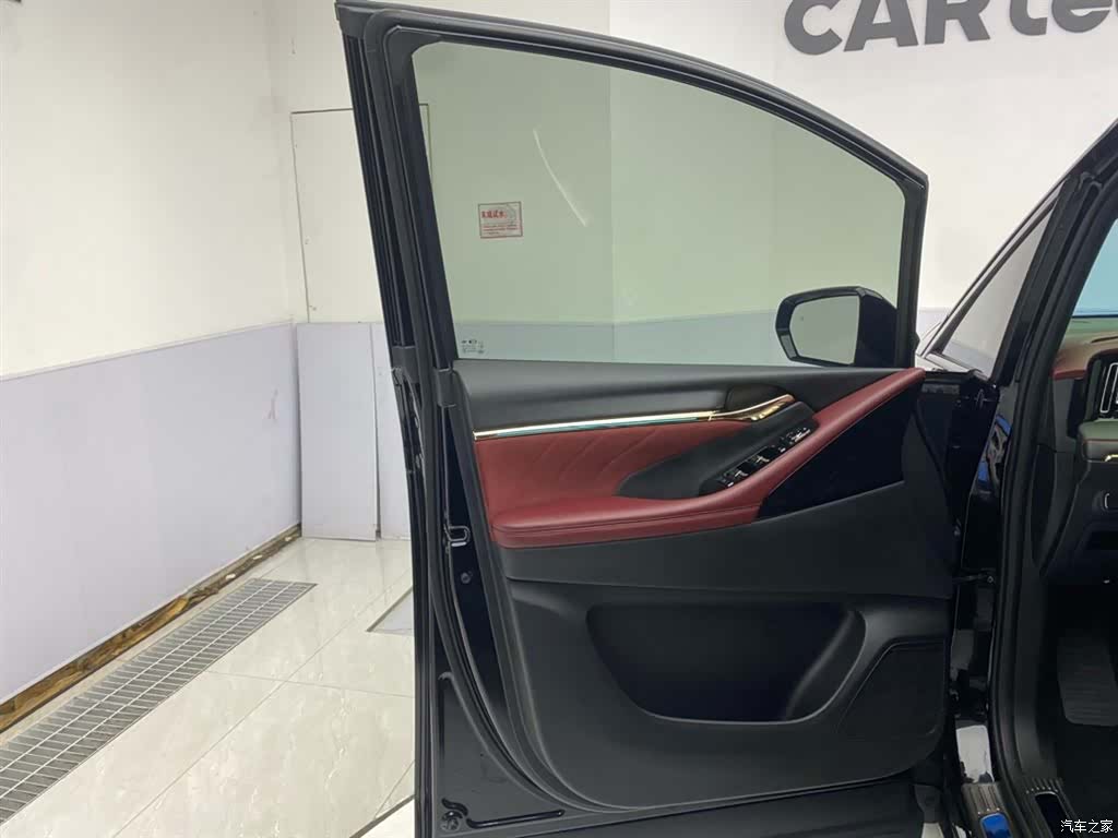 Trumpchi M8, 2025 17