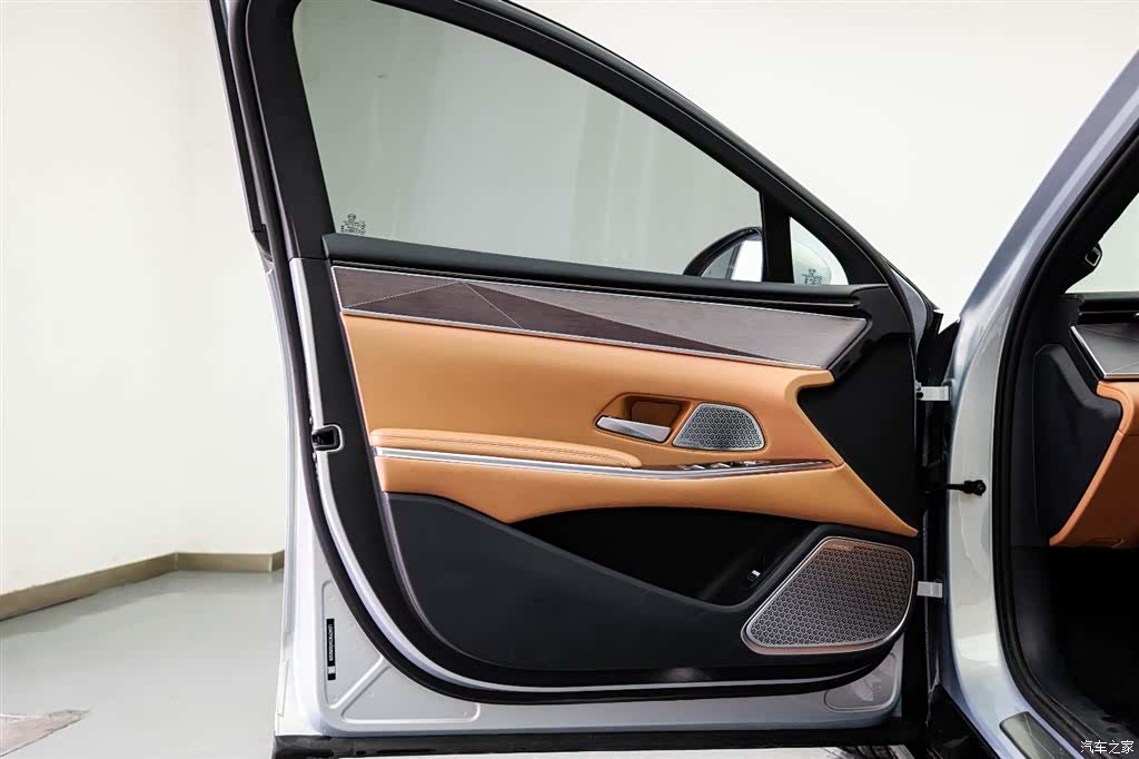 BYD Han, 2025 10