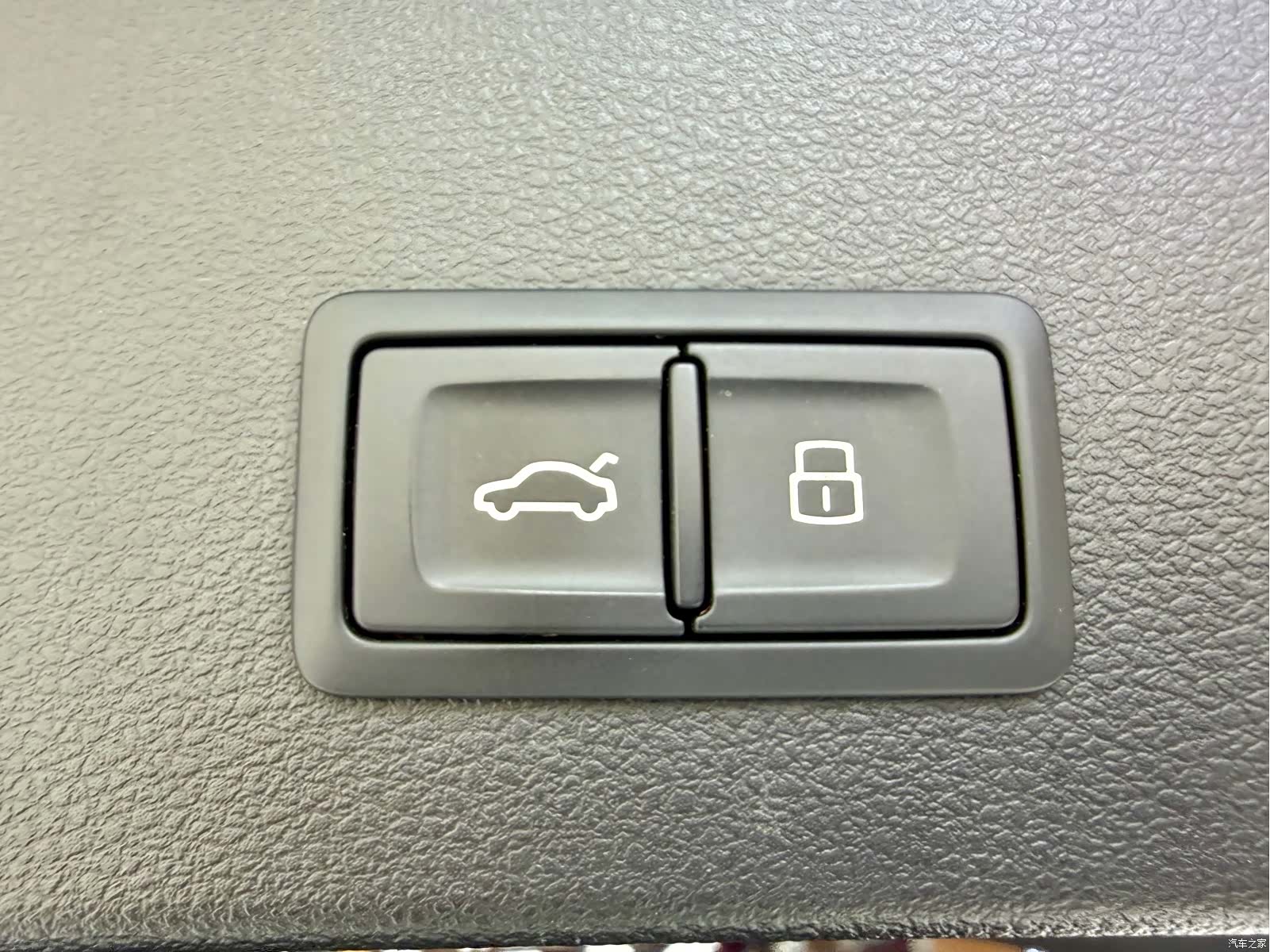 Audi Q2L, 2022 13