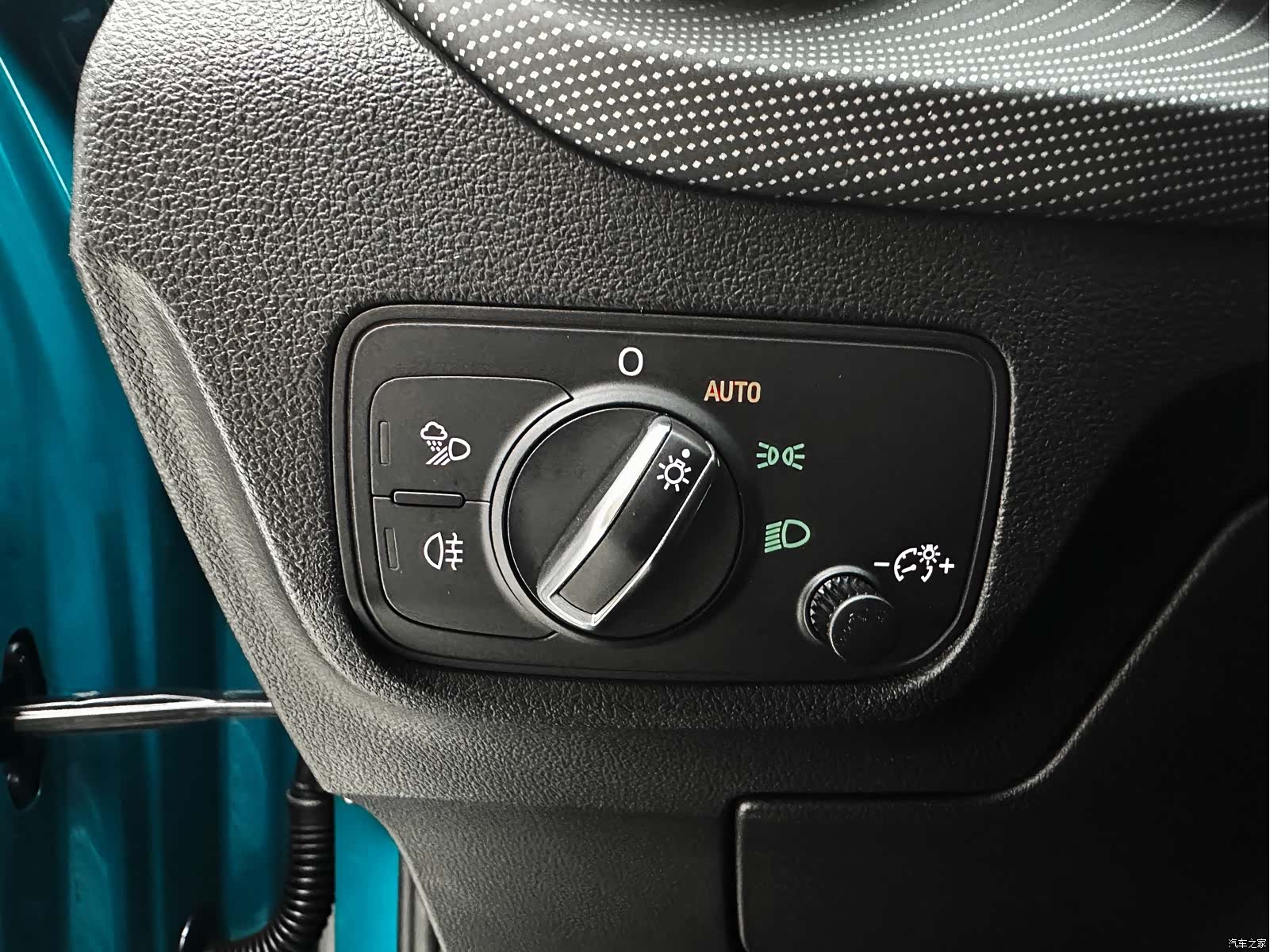 Audi Q2L, 2022 17