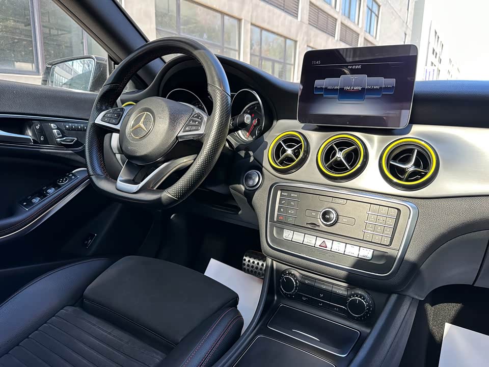 Mercedes-Benz CLA