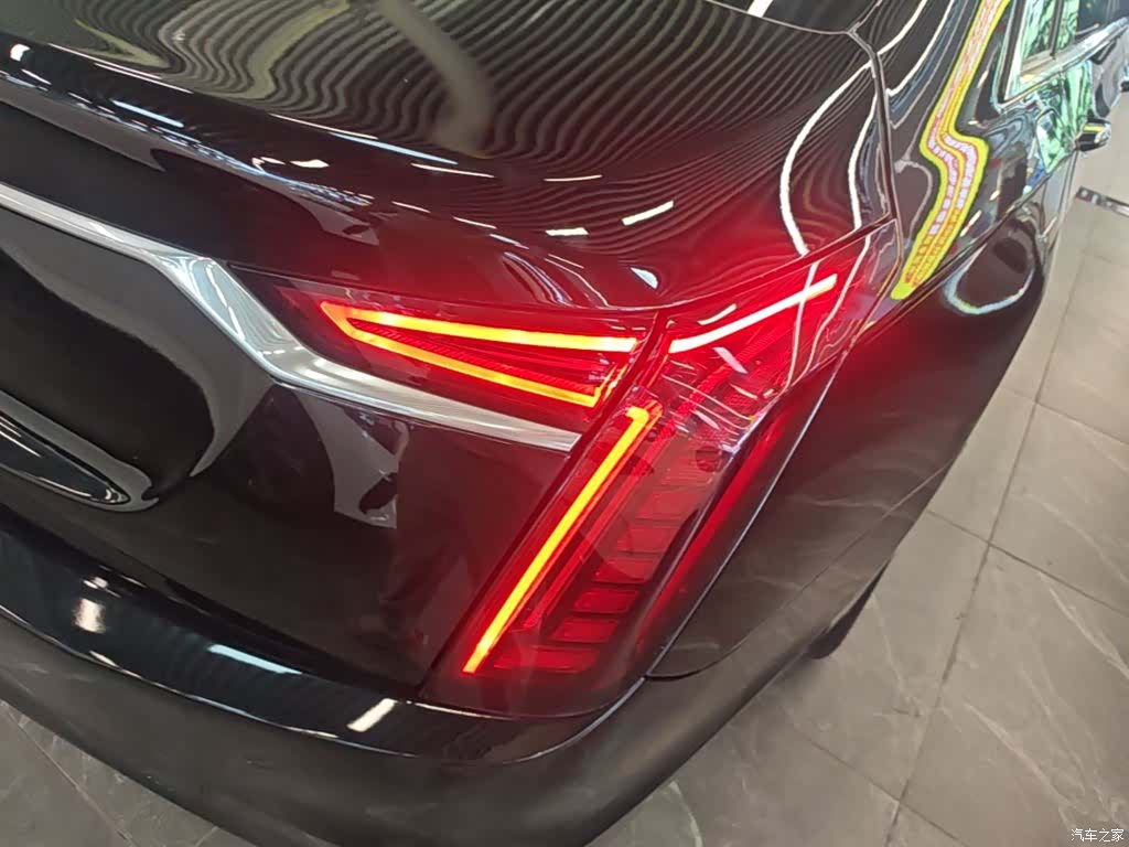 Cadillac CT6, 2022 8