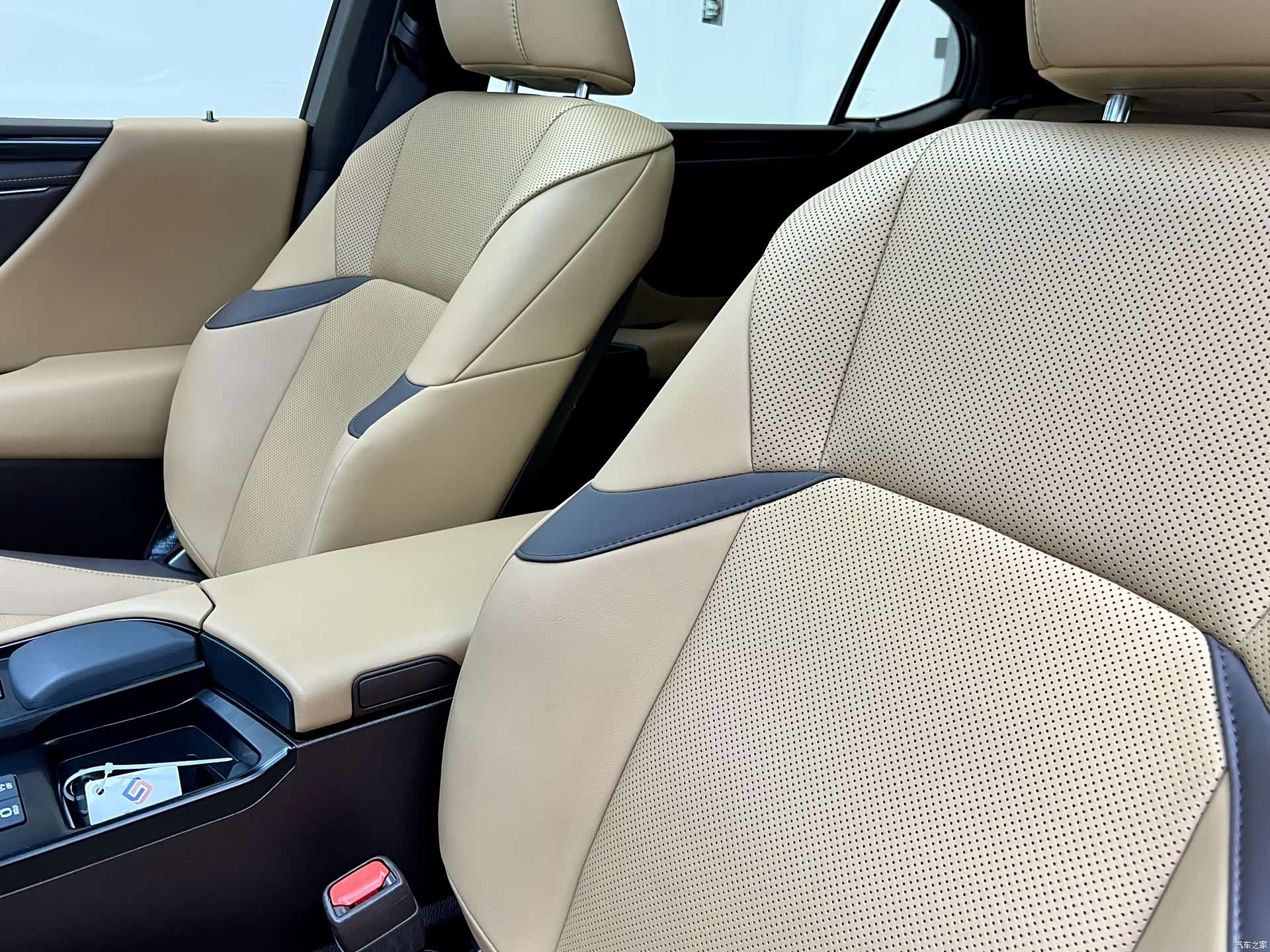 Lexus ES, 2021 24