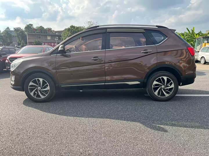 Baojun 560 2016 1.8L iAMT Люкс