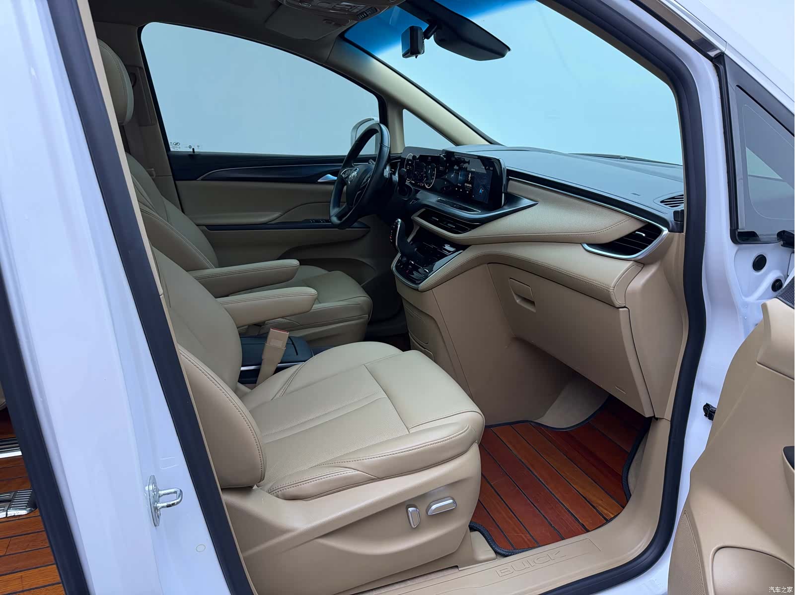 Buick GL8, 2021 10