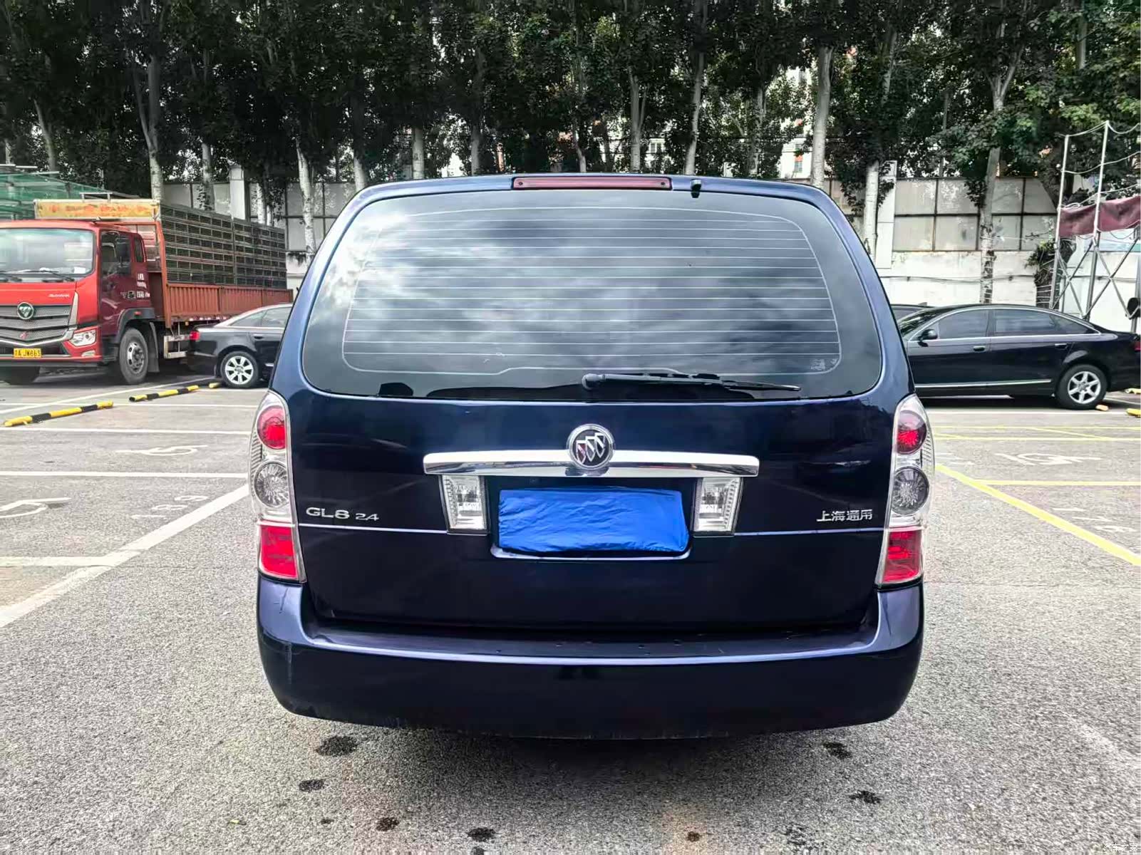 Buick GL8, 2013 4