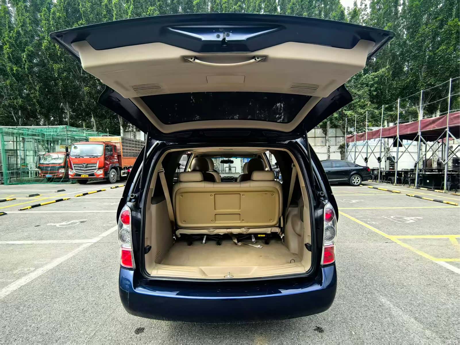 Buick GL8, 2013 19