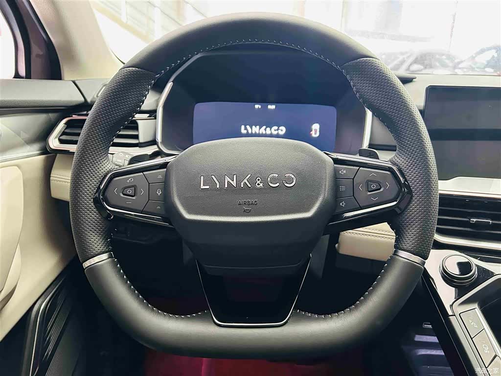 Lynk & Co 02, 2022 15