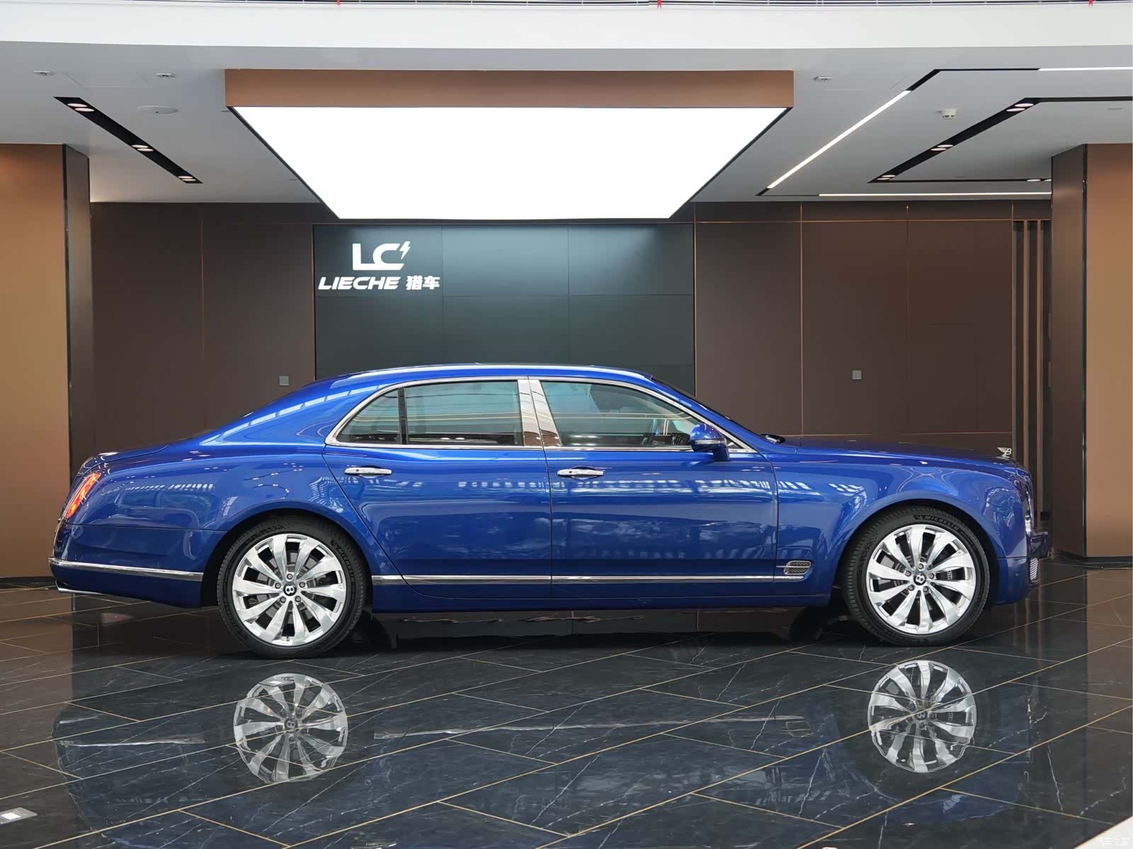 Bentley Mulsanne, 2013 3