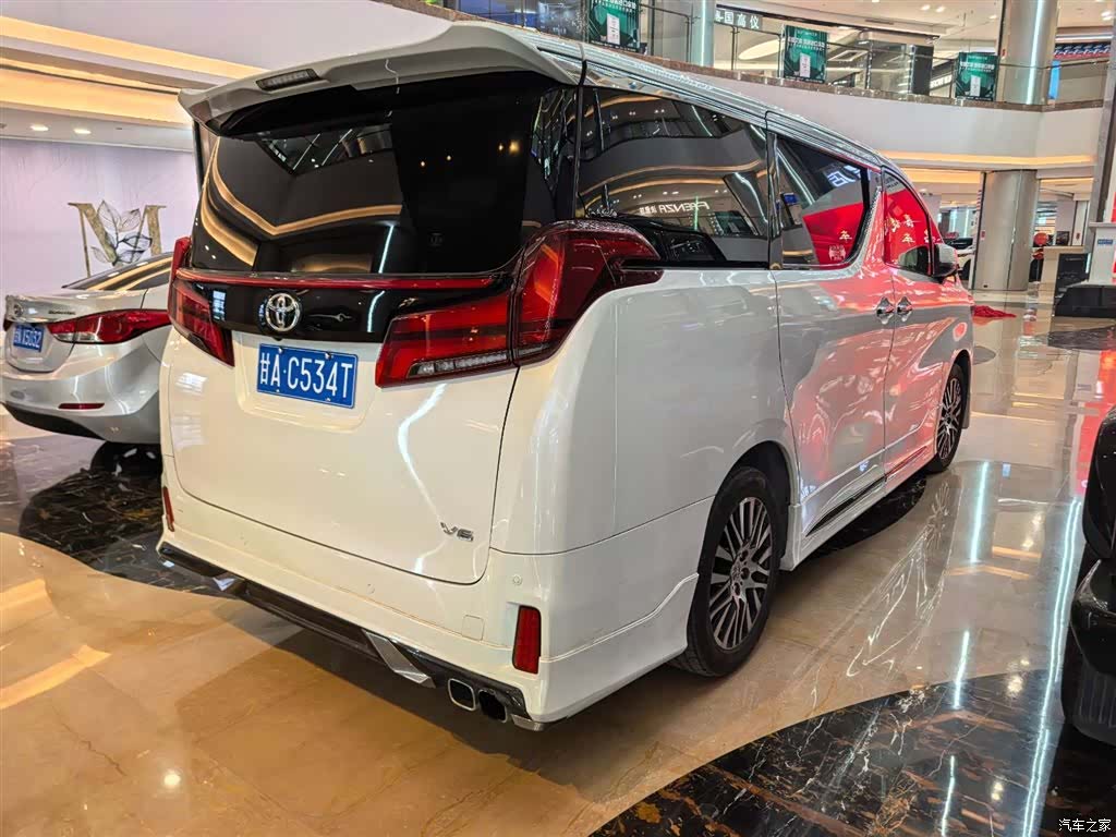 Toyota Alphard, 2018 2