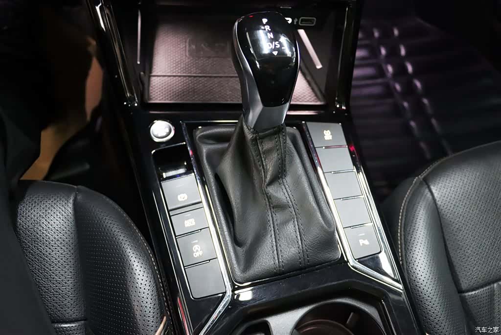 Volkswagen Passat, 2021 14