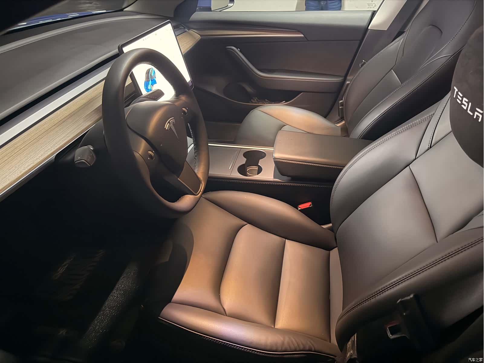 Tesla Model 3, 2021 32