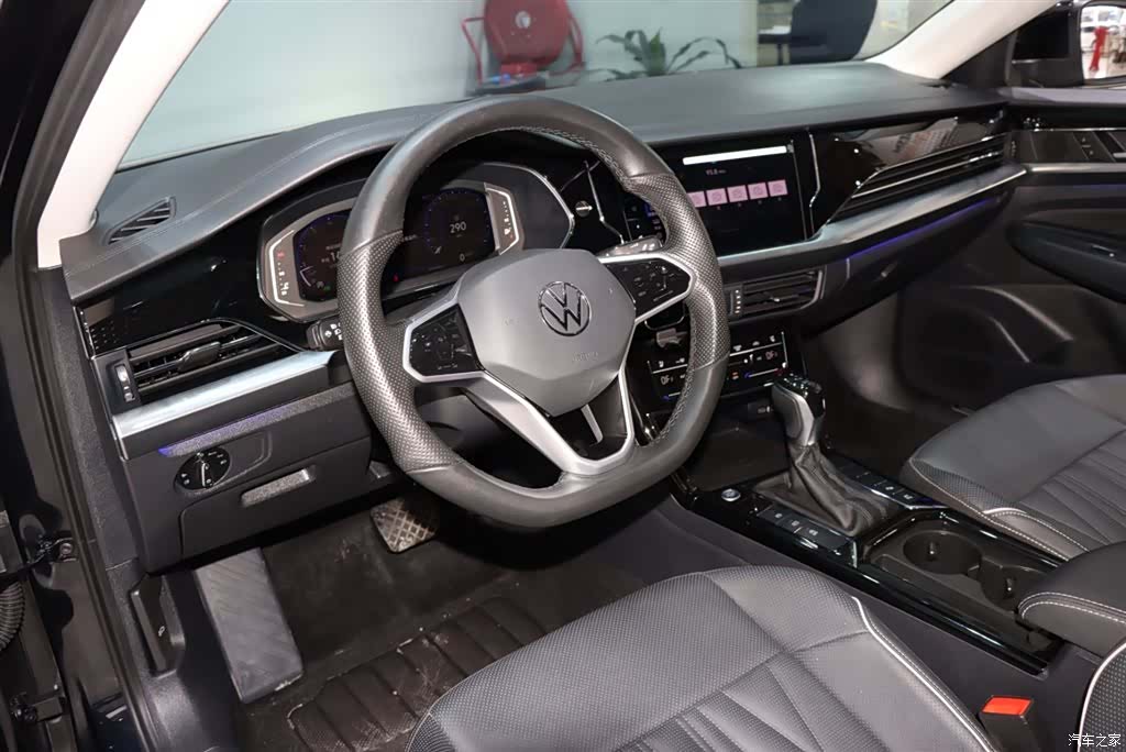 Volkswagen Passat, 2023 10