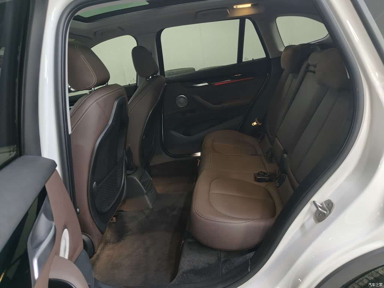 BMW X1, 2022 все фото