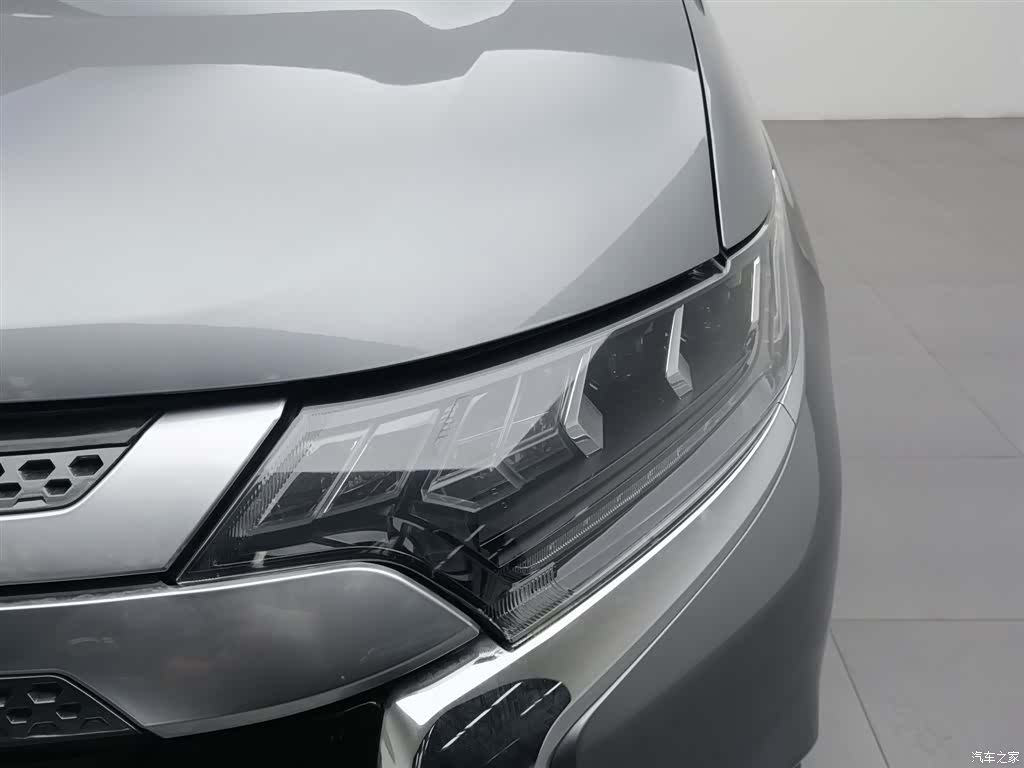 Mitsubishi Outlander, 2020 7